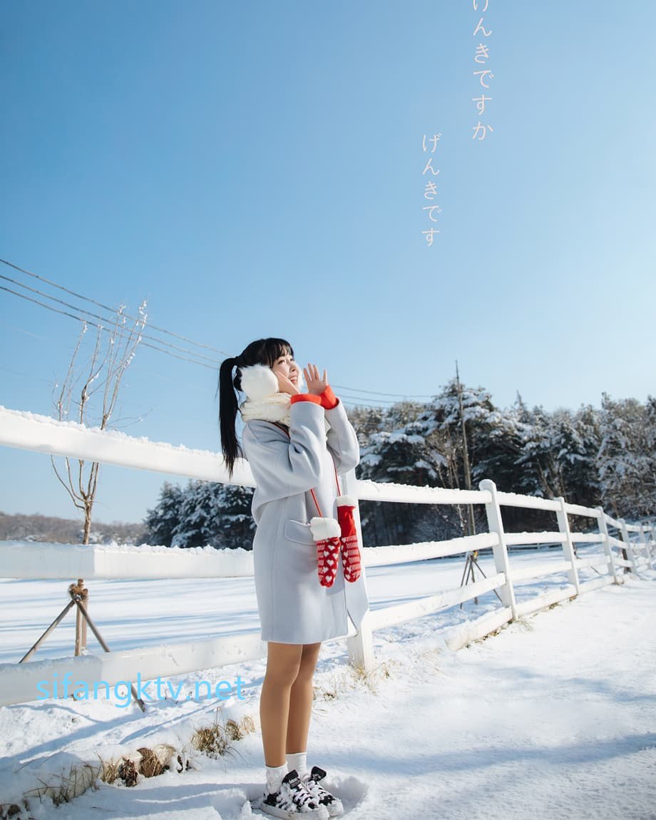 【2024-02-18】Having sex while changing into a bikini