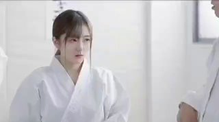 贵在真实 纯情学生妹脱光衣服被大叔狠草